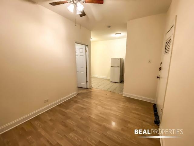 Building Photo - 1 bedroom in CHICAGO IL 60625