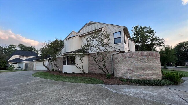 Building Photo - 3203 Ashfield Dr