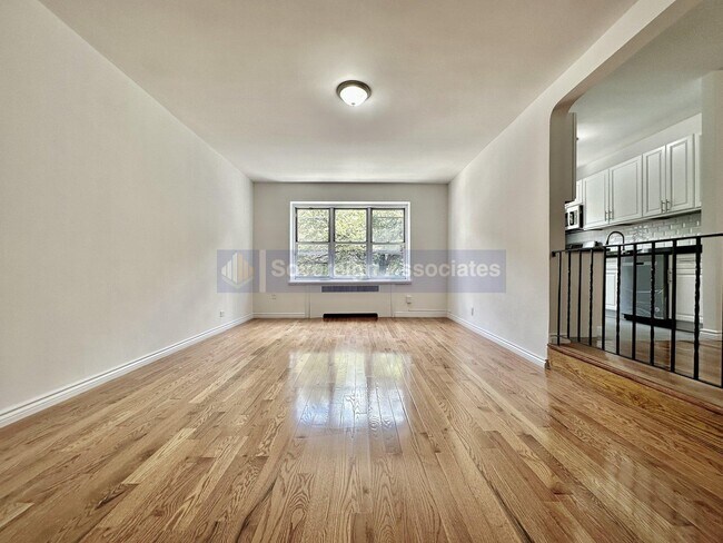 Foto del edificio - 100 Bennett Avenue