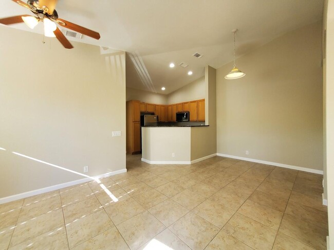 Foto del edificio - 3212 Laurel Ridge Cir