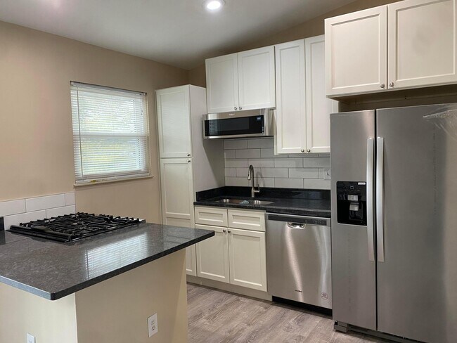 Building Photo - 837 Lydie Ct