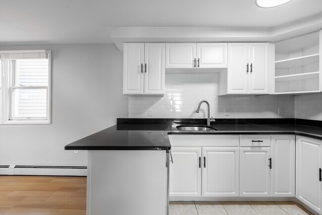 Foto del edificio - 21 Loring Rd