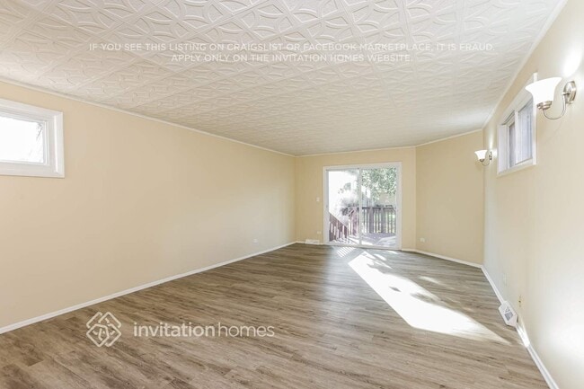 Building Photo - 8440 S Lockwood Ave