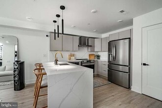 Building Photo - 2607 E Boston St