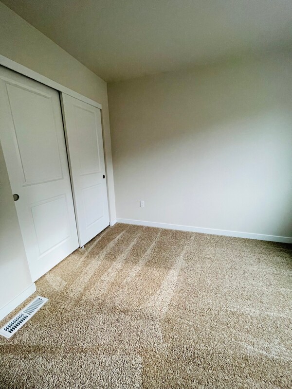 Foto del edificio - 3472 Deerfern Rd