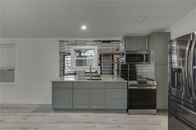 Building Photo - 3685 Fir Dr