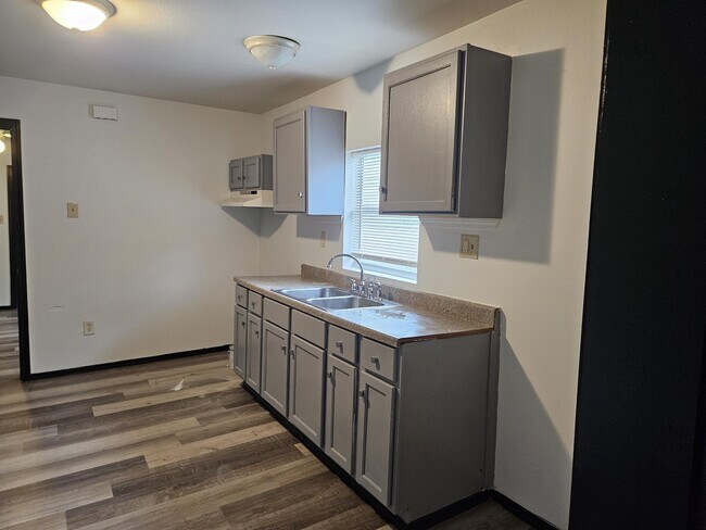 Building Photo - 5521 Wickfield Dr