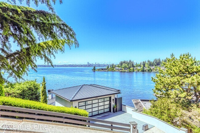 Foto del edificio - 3 br, 2.5 bath House - 9214 SE Shoreland Dr