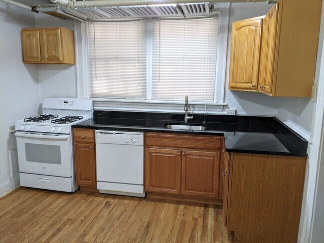 Foto del edificio - 1452 Oak Ave