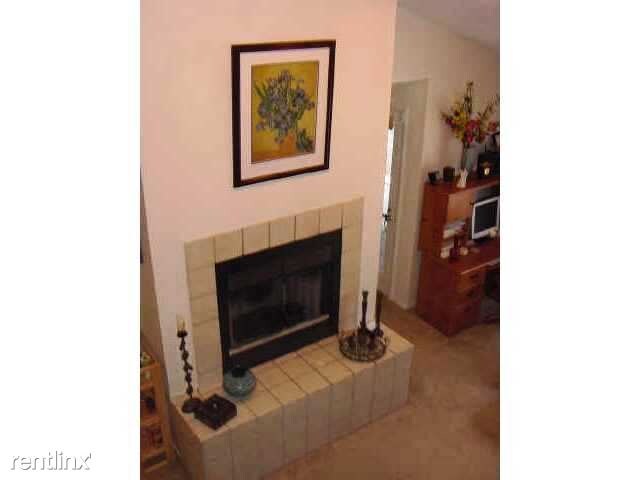 Foto del edificio - 3048 Laurel Springs Dr