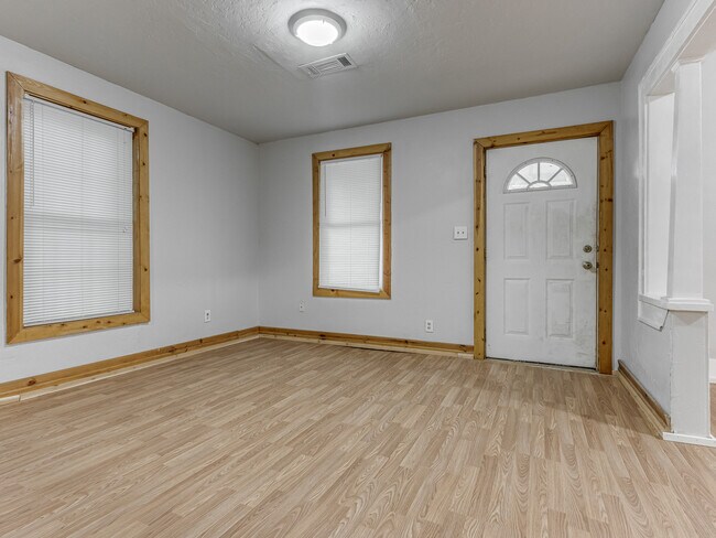 Foto del edificio - 1320 S Jensen Ave
