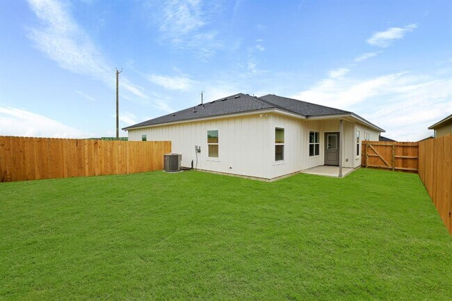 Building Photo - 502 Whirlaway Dr