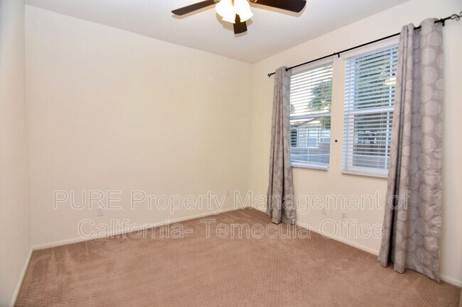 Building Photo - 40973 Lacroix Avenue'