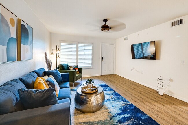 Building Photo - 4940 Cougar Ct S