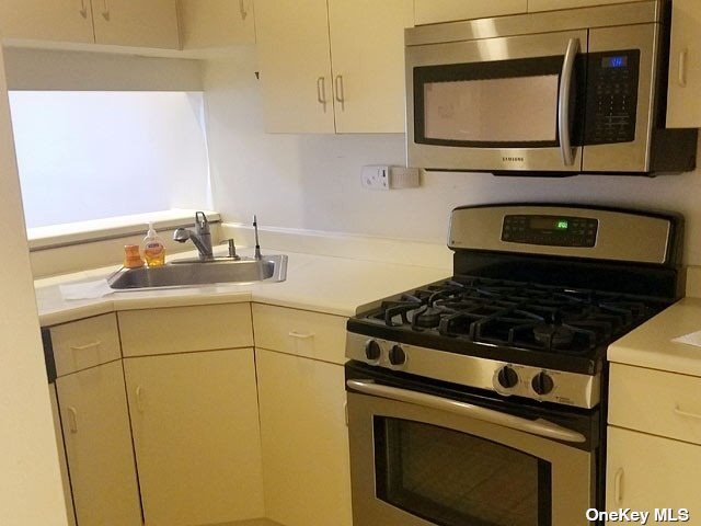 Foto del edificio - 239-12 Oak Park Dr