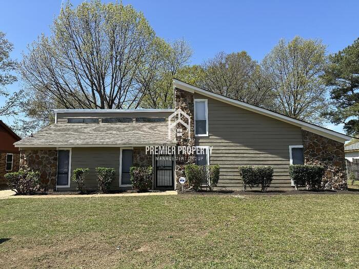 Primary Photo - 4195 Rosewind Cir