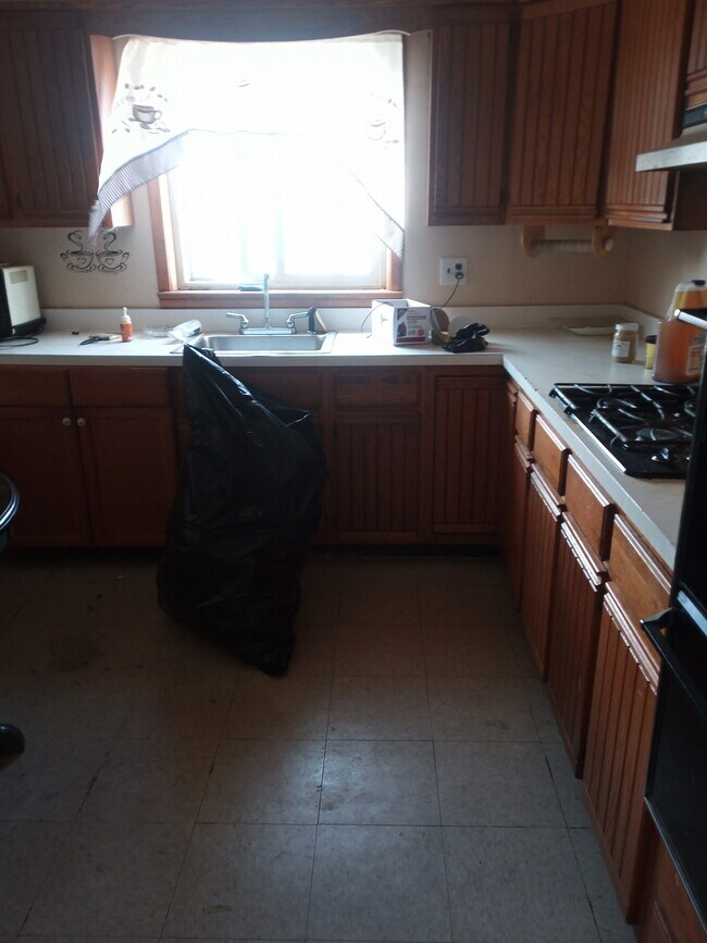 Kitchen new countertops coming soon - 1414 Franklin St