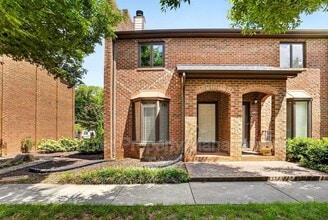 Building Photo - 620 Walker Ave