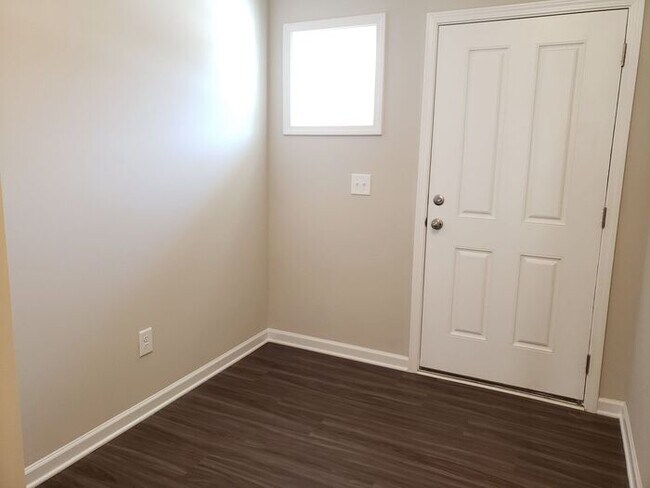 Building Photo - 809 Talbot Pl
