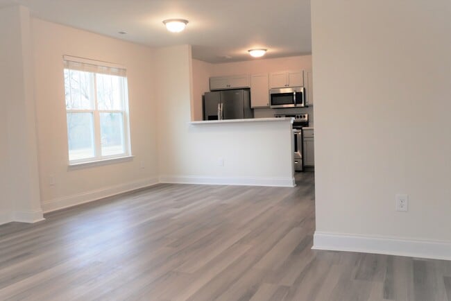 Dining Area - 262 S Church St Ext