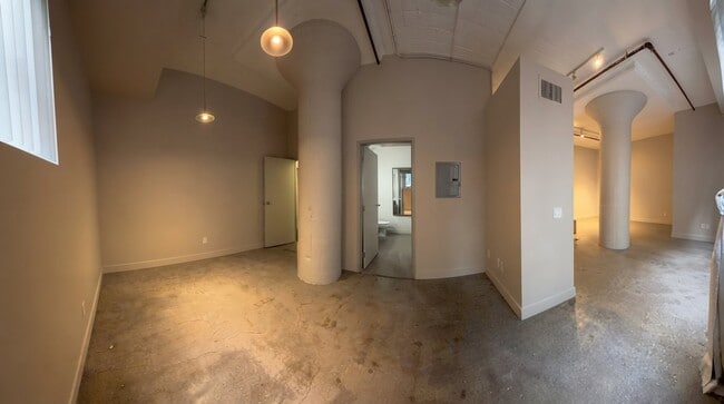 Building Photo - 420 San Pedro St