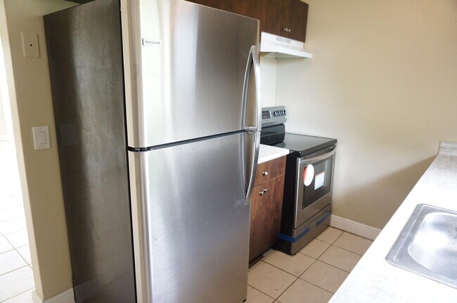 Foto del edificio - 1601 W 37th St