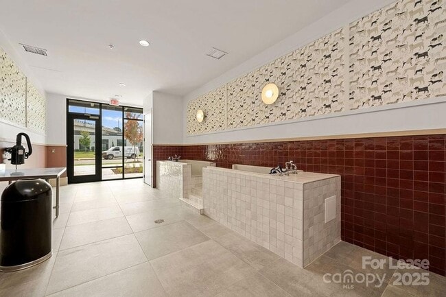 Foto del edificio - 4101 Raleigh St