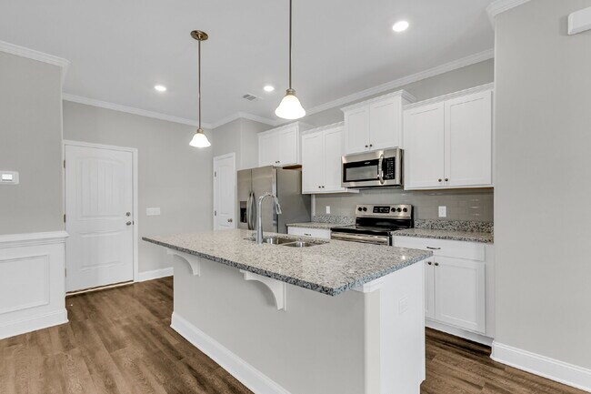 Foto del edificio - End Unit Townhome in Port Wentworth