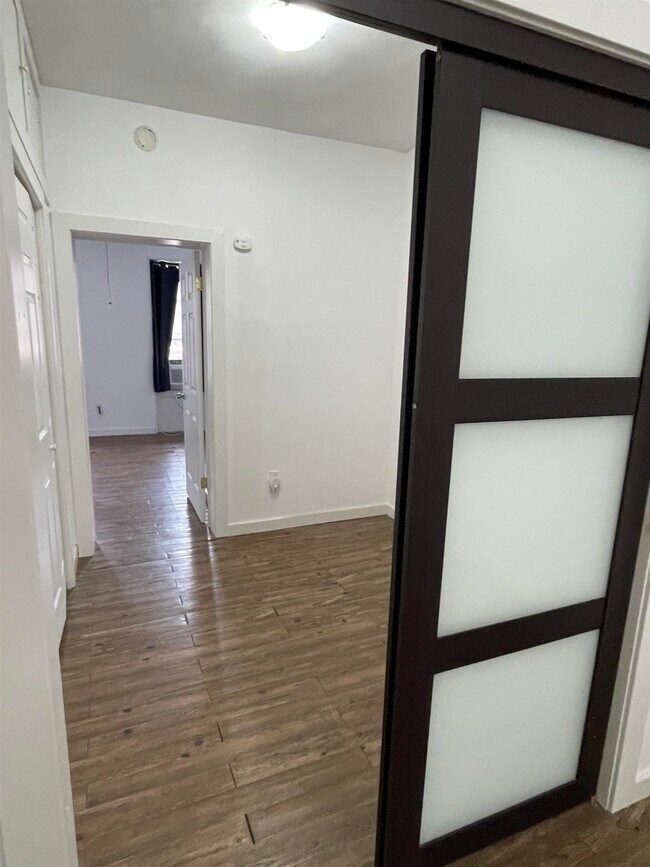 Foto del edificio - 813 Willow Ave