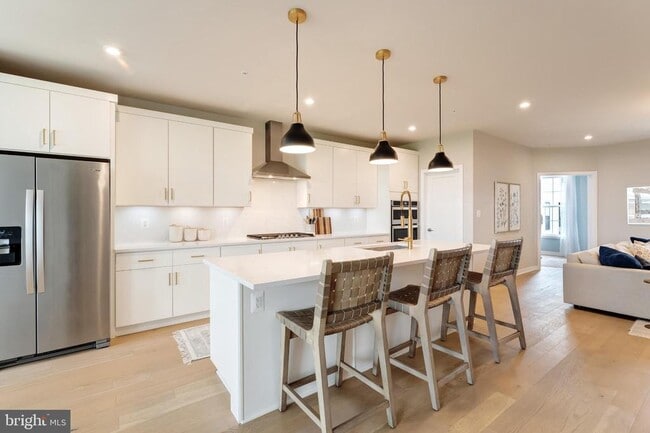 Foto del edificio - 22405 Claude Moore Dr