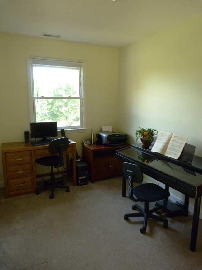 Foto del edificio - 211 Sandlewood Dr