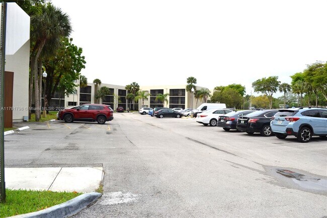 Foto del edificio - 8005 SW 107th Ave