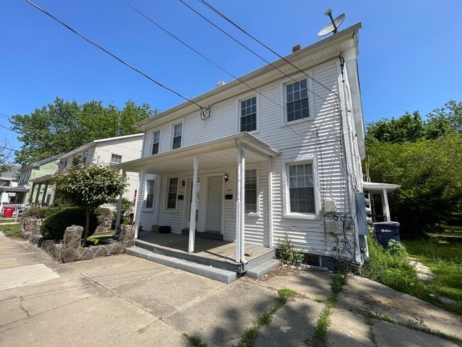 Building Photo - 103 Marion St