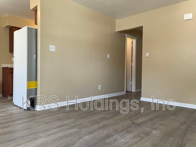 Building Photo - 7447 Fenner St