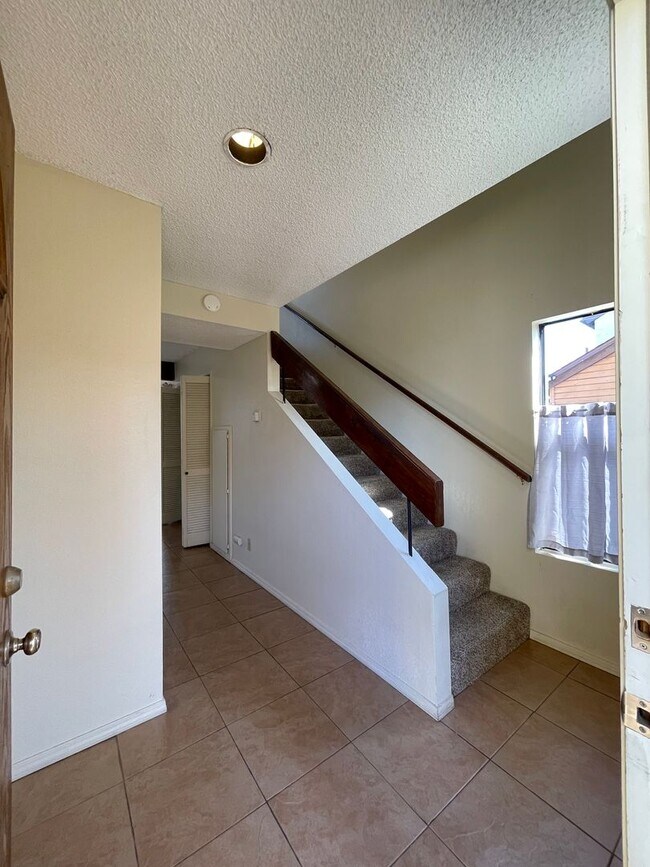 Foto del edificio - Two Bedroom Condo on Southside