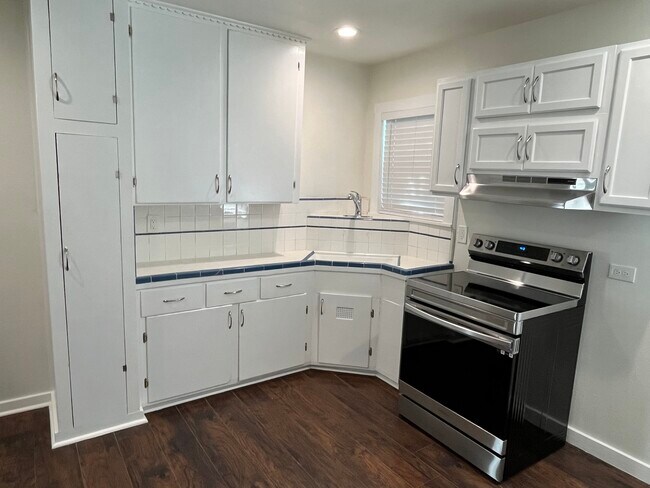 COCINA - 925 Donaldson Ave