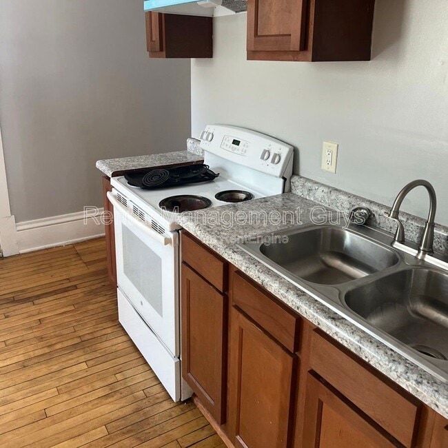 Building Photo - 1211 N 26th Ave