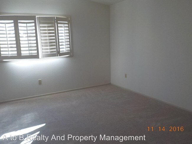 Building Photo - 1105 Vista Pointe Cir