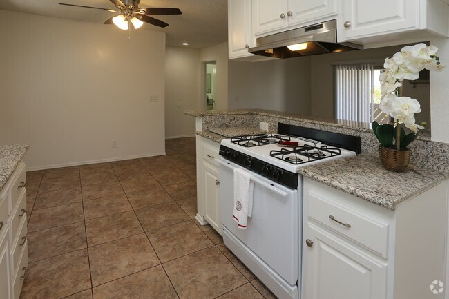 2HAB, 2BA - 900 ft² - Woodglen Apartments