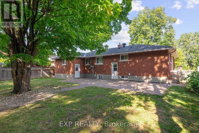 Building Photo - 1240 Adirondack Dr