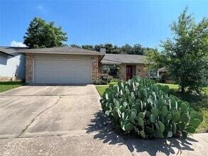 Building Photo - 2800 Goldbridge Dr