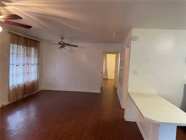 Foto del edificio - 4303 S 1st St