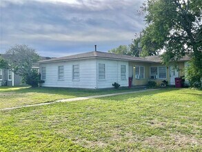 Building Photo - 1755 Lynn Ln