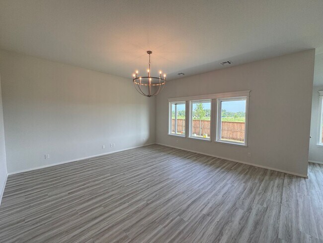Foto del edificio - 3401 E 153rd St S