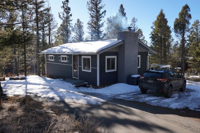 Building Photo - Charming House in Conifer!!