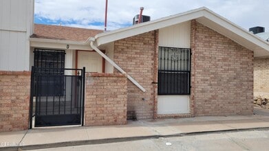 Building Photo - 619 White Cliffs Dr