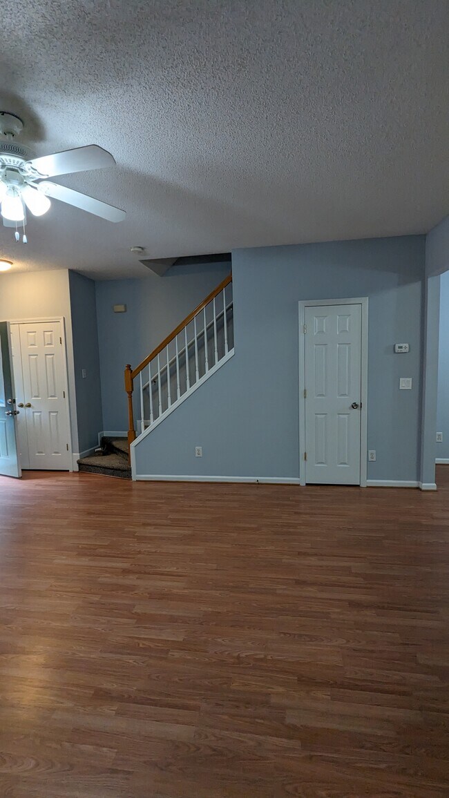 Building Photo - 9155 Nesbit Ferry Rd