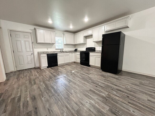 Foto del edificio - 3Bed/2Bath Home Available!