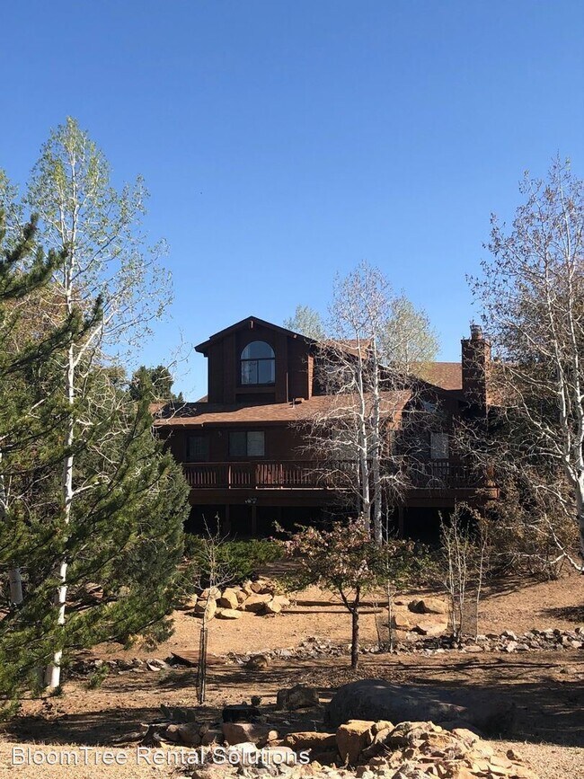 Building Photo - 3 br, 2.5 bath House - 1893 Forest View