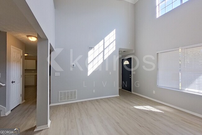 Foto del edificio - 3160 Creekwood Dr